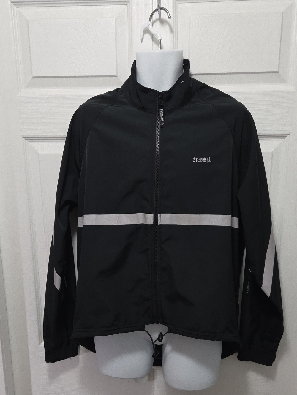 Running Room Size Medium Black Reflective Windbreaker Jacket - Women